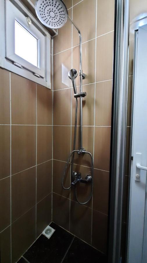 Ararat Hotel *